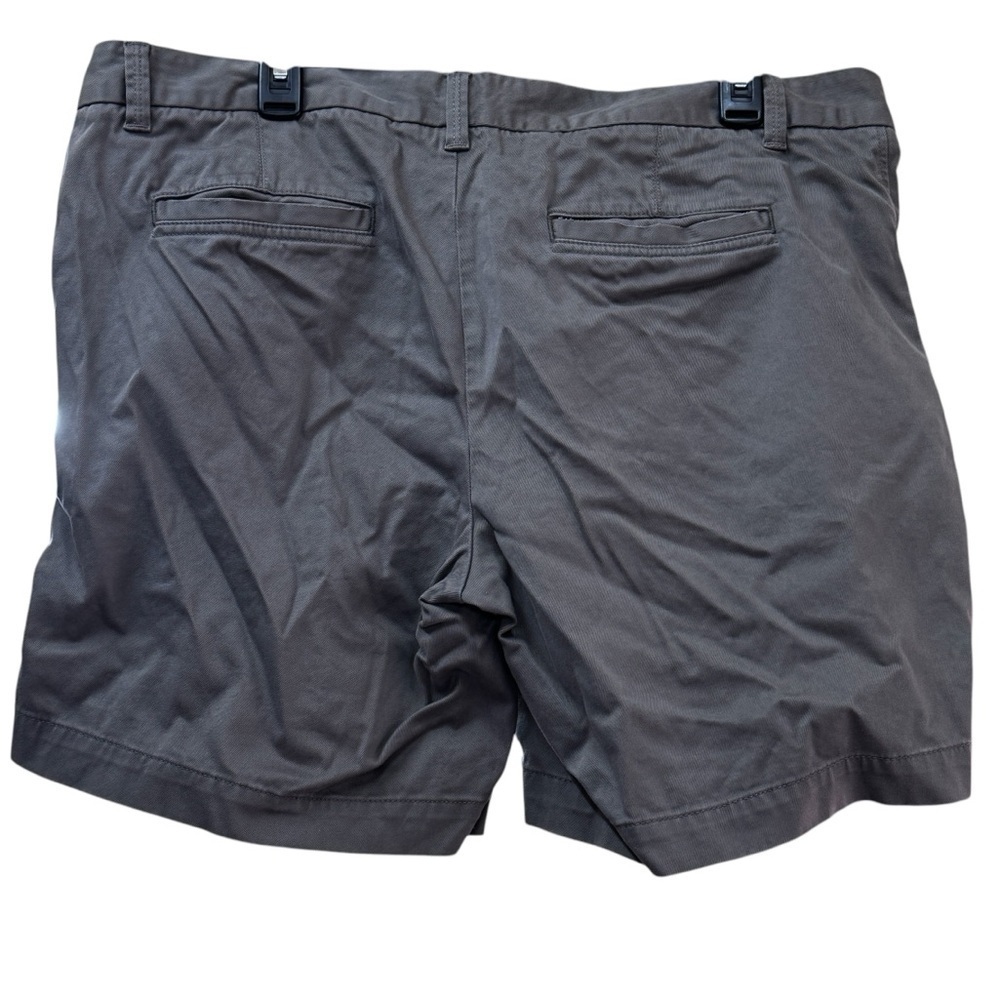 Banana Republic Grey Shorts GUC Size 16 womens - Picture 2 of 4